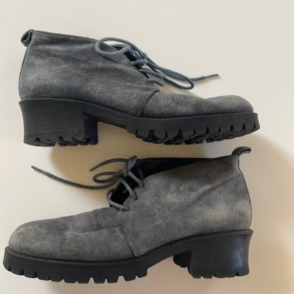 Newport News Easy Style Booties - Picture 1 of 5